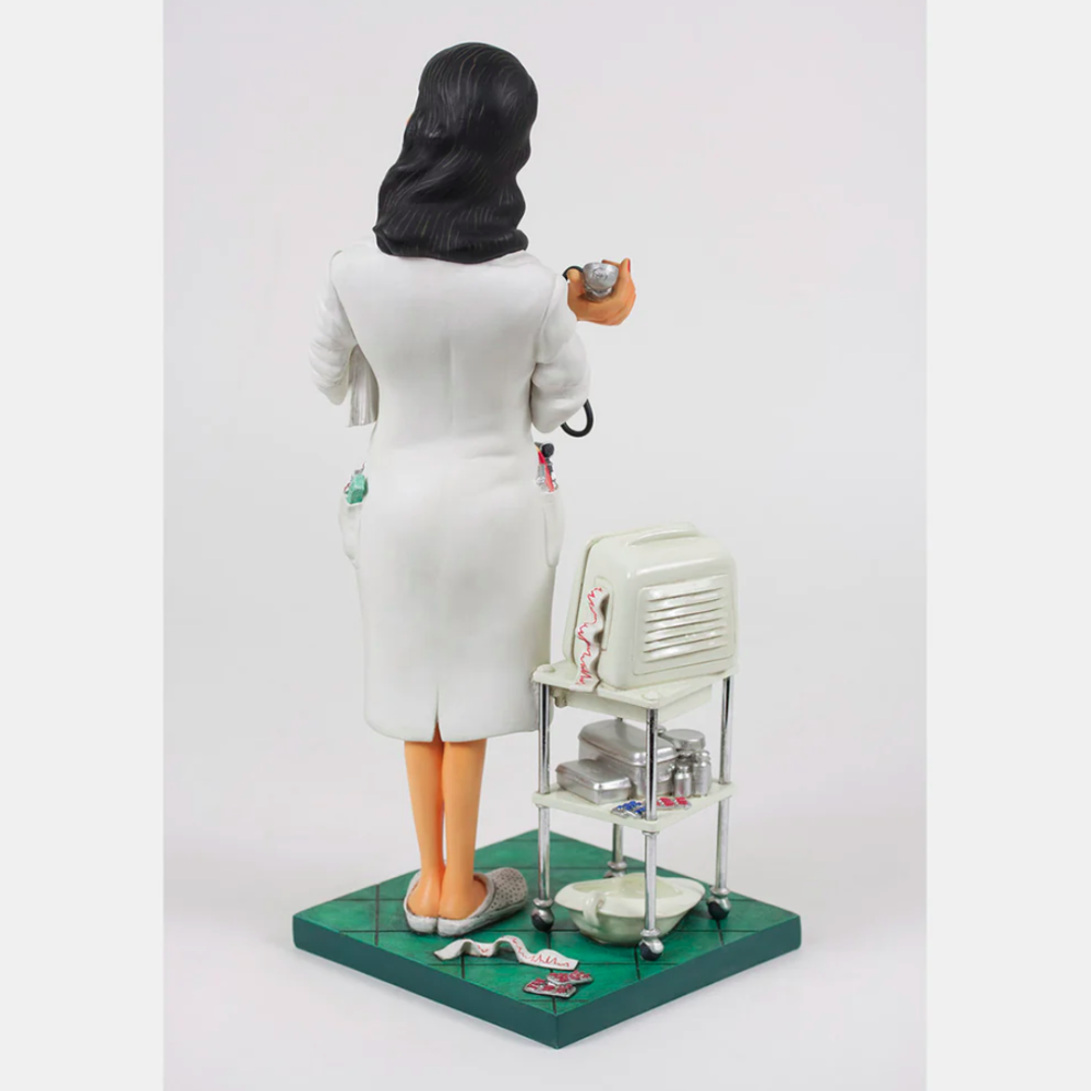 Figurine - Madam Doctor