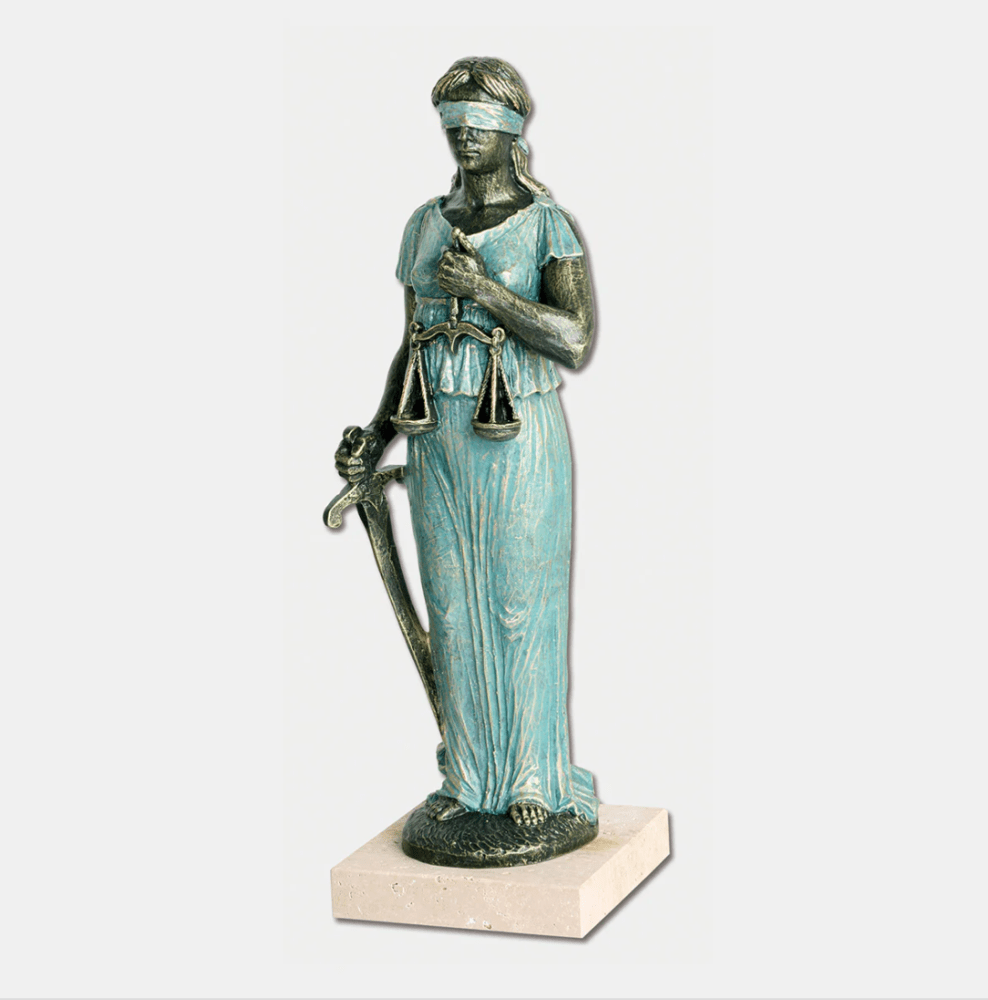 Figurine - Lady Of Justice